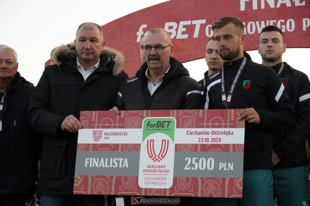 Finał Pucharu Polski KS CK Troszyn - Żbik Nasielsk [23.10.2024] - zdjęcie #35 - eOstroleka.pl