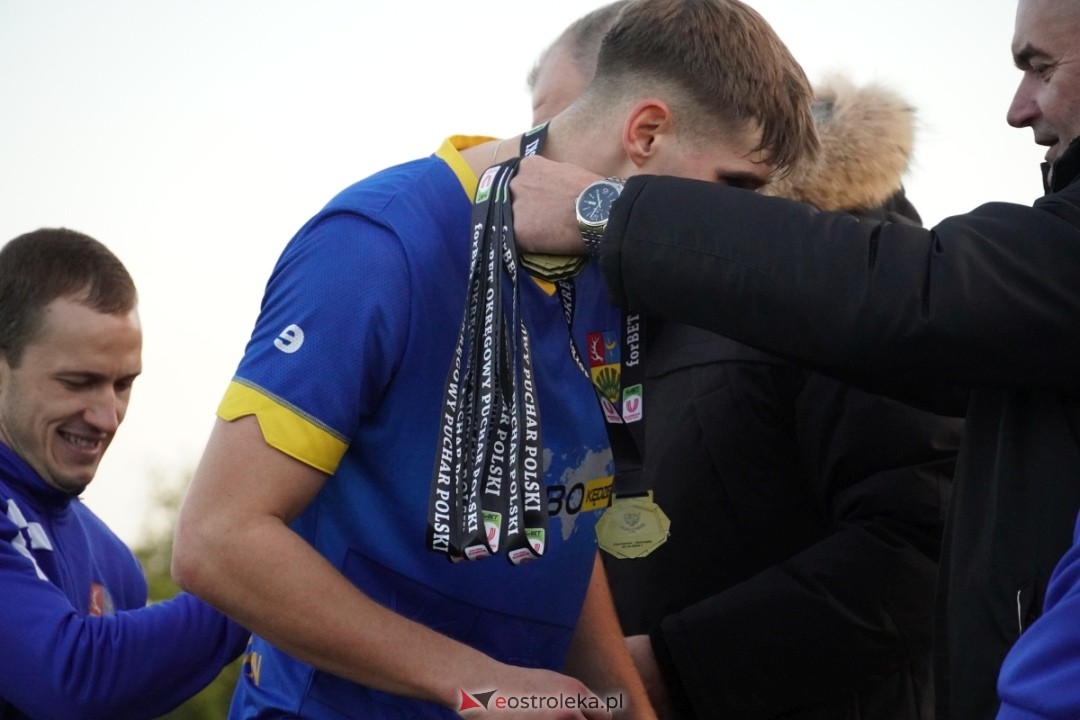 Finał Pucharu Polski KS CK Troszyn - Żbik Nasielsk [23.10.2024] - zdjęcie #27 - eOstroleka.pl