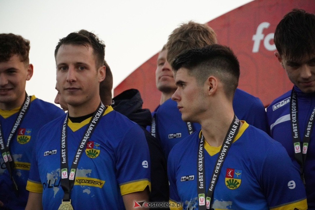 Finał Pucharu Polski KS CK Troszyn - Żbik Nasielsk [23.10.2024] - zdjęcie #20 - eOstroleka.pl