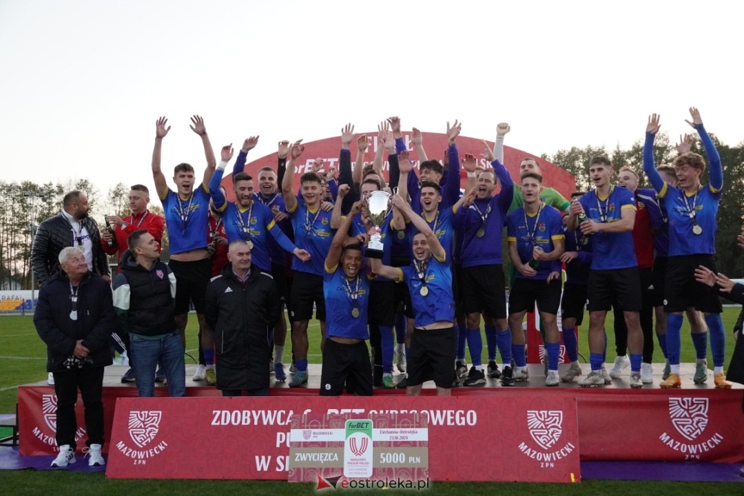 Finał Pucharu Polski KS CK Troszyn - Żbik Nasielsk [23.10.2024] - zdjęcie #14 - eOstroleka.pl