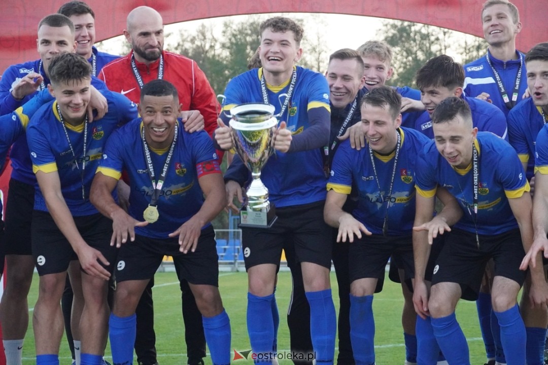 Finał Pucharu Polski KS CK Troszyn - Żbik Nasielsk [23.10.2024] - zdjęcie #10 - eOstroleka.pl