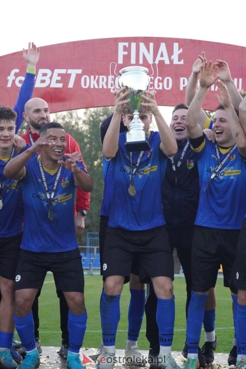 Finał Pucharu Polski KS CK Troszyn - Żbik Nasielsk [23.10.2024] - zdjęcie #7 - eOstroleka.pl