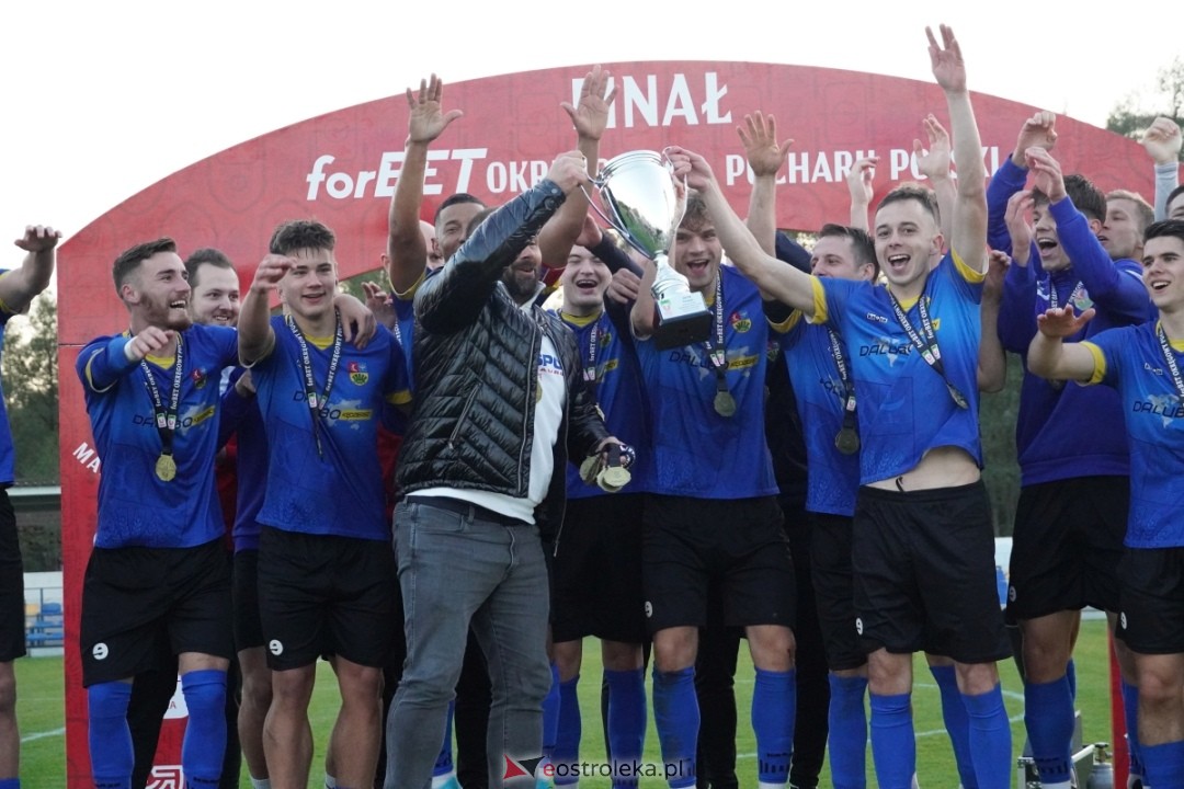 Finał Pucharu Polski KS CK Troszyn - Żbik Nasielsk [23.10.2024] - zdjęcie #4 - eOstroleka.pl