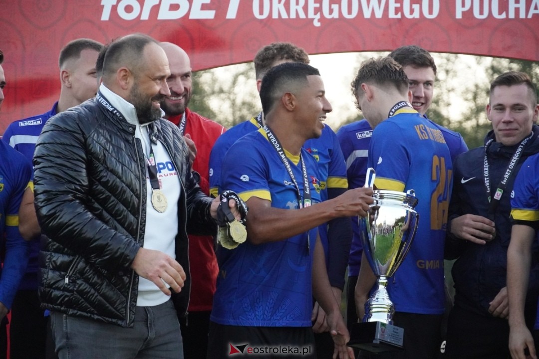 Finał Pucharu Polski KS CK Troszyn - Żbik Nasielsk [23.10.2024] - zdjęcie #3 - eOstroleka.pl