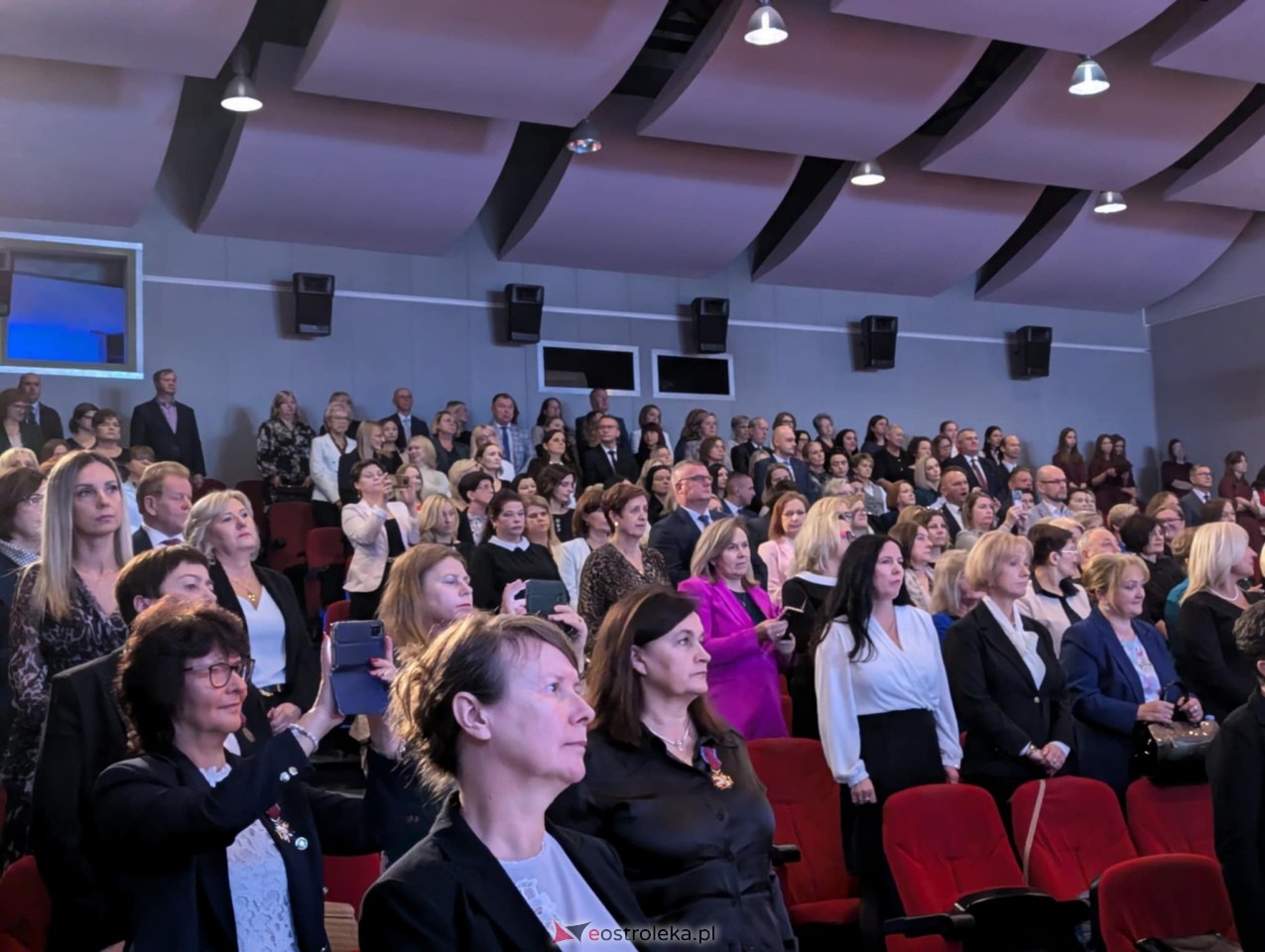 Gala wręczenia nagród - Dzień Nauczyciela 2024 [24.10.2024] - zdjęcie #120 - eOstroleka.pl