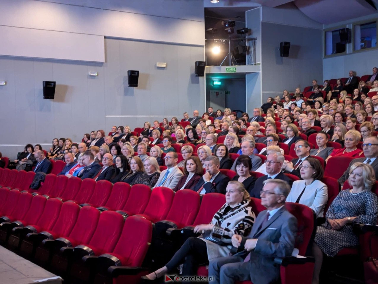 Gala wręczenia nagród - Dzień Nauczyciela 2024 [24.10.2024] - zdjęcie #117 - eOstroleka.pl