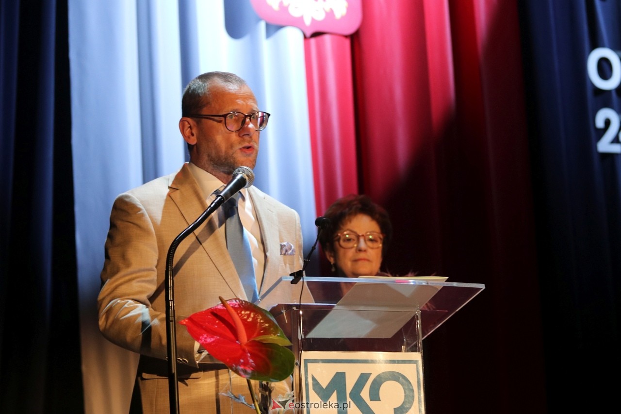 Gala wręczenia nagród - Dzień Nauczyciela 2024 [24.10.2024] - zdjęcie #108 - eOstroleka.pl