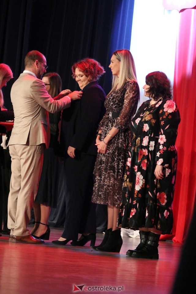 Gala wręczenia nagród - Dzień Nauczyciela 2024 [24.10.2024] - zdjęcie #87 - eOstroleka.pl