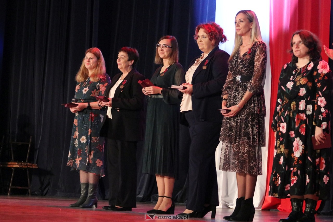 Gala wręczenia nagród - Dzień Nauczyciela 2024 [24.10.2024] - zdjęcie #79 - eOstroleka.pl