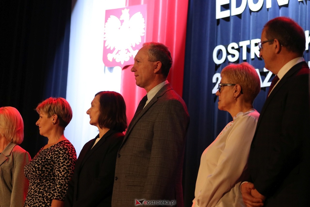 Gala wręczenia nagród - Dzień Nauczyciela 2024 [24.10.2024] - zdjęcie #58 - eOstroleka.pl