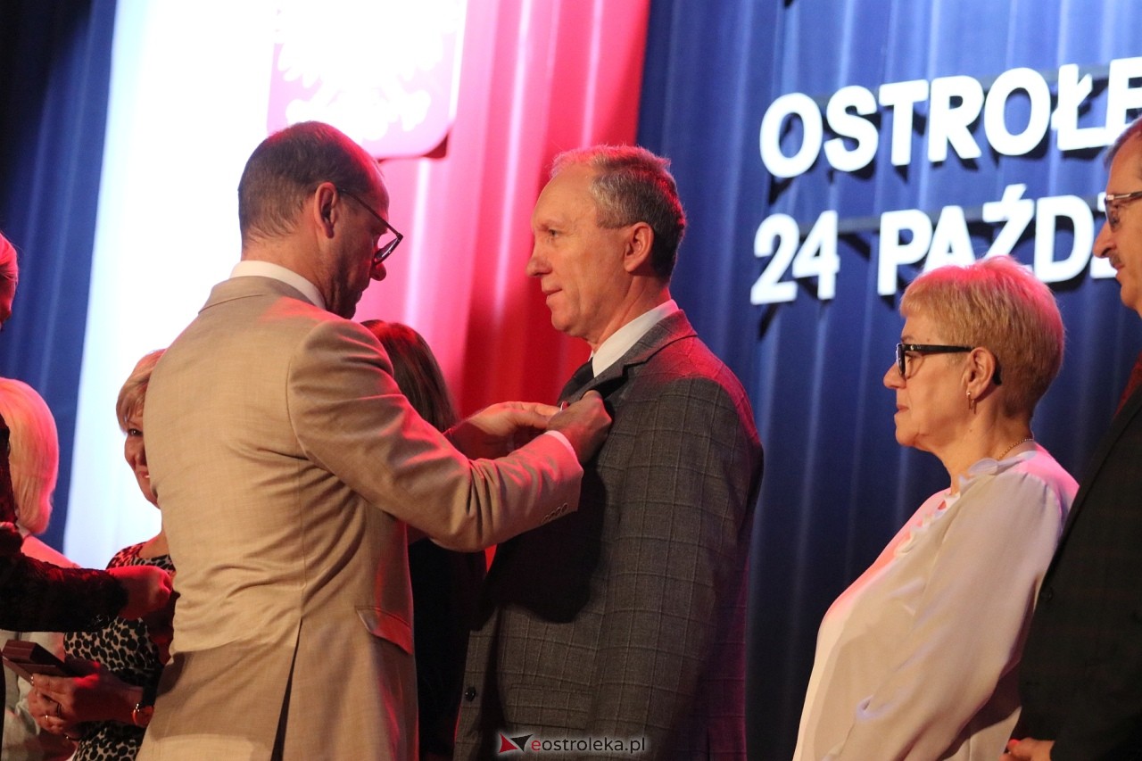 Gala wręczenia nagród - Dzień Nauczyciela 2024 [24.10.2024] - zdjęcie #55 - eOstroleka.pl