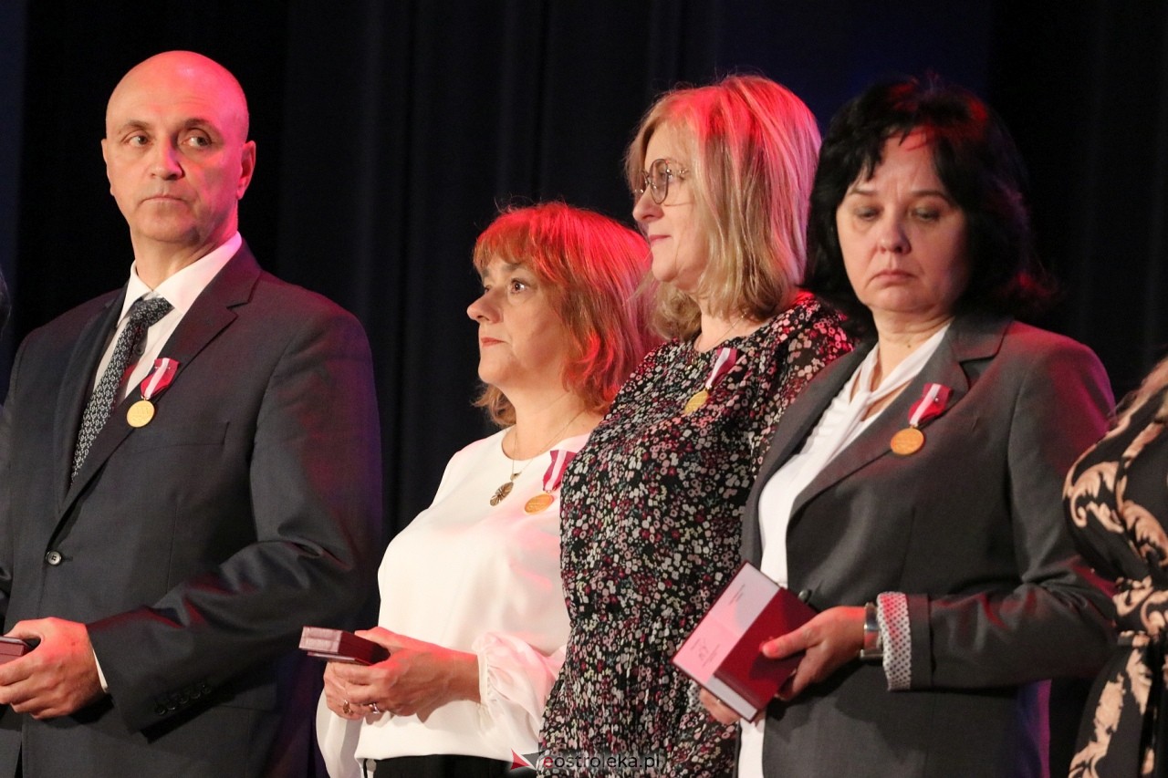 Gala wręczenia nagród - Dzień Nauczyciela 2024 [24.10.2024] - zdjęcie #54 - eOstroleka.pl