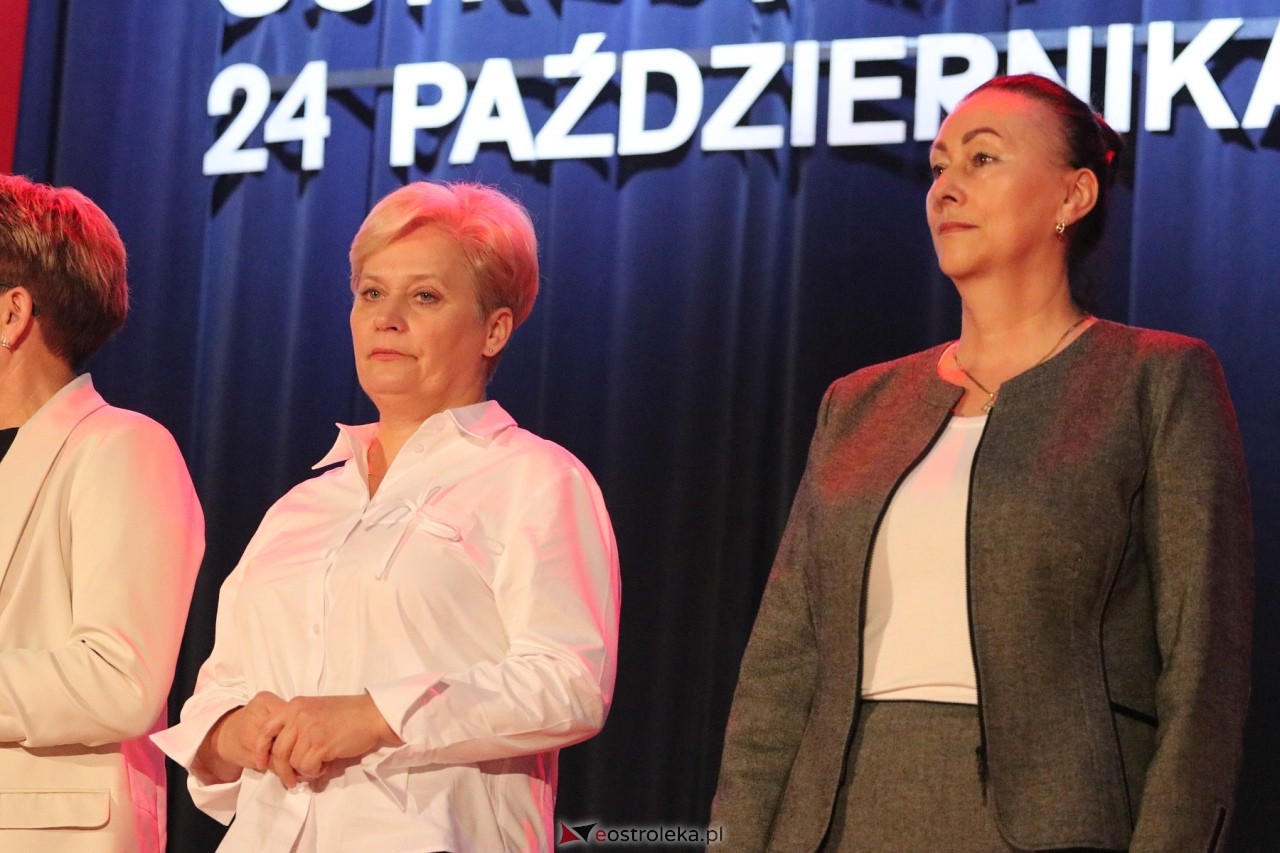 Gala wręczenia nagród - Dzień Nauczyciela 2024 [24.10.2024] - zdjęcie #43 - eOstroleka.pl