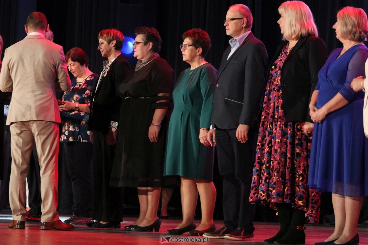 Gala wręczenia nagród - Dzień Nauczyciela 2024 [24.10.2024] - zdjęcie #41 - eOstroleka.pl
