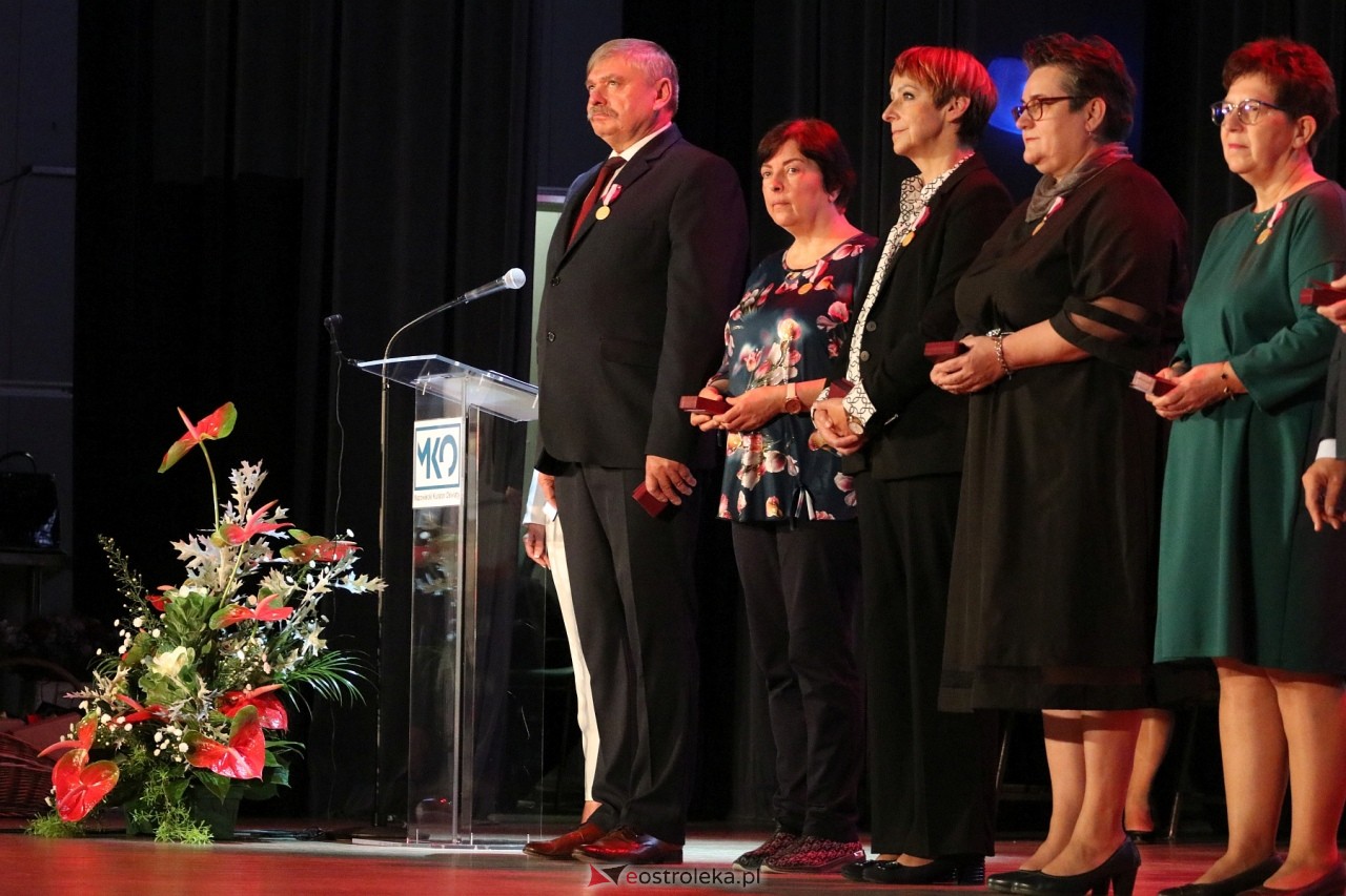 Gala wręczenia nagród - Dzień Nauczyciela 2024 [24.10.2024] - zdjęcie #30 - eOstroleka.pl