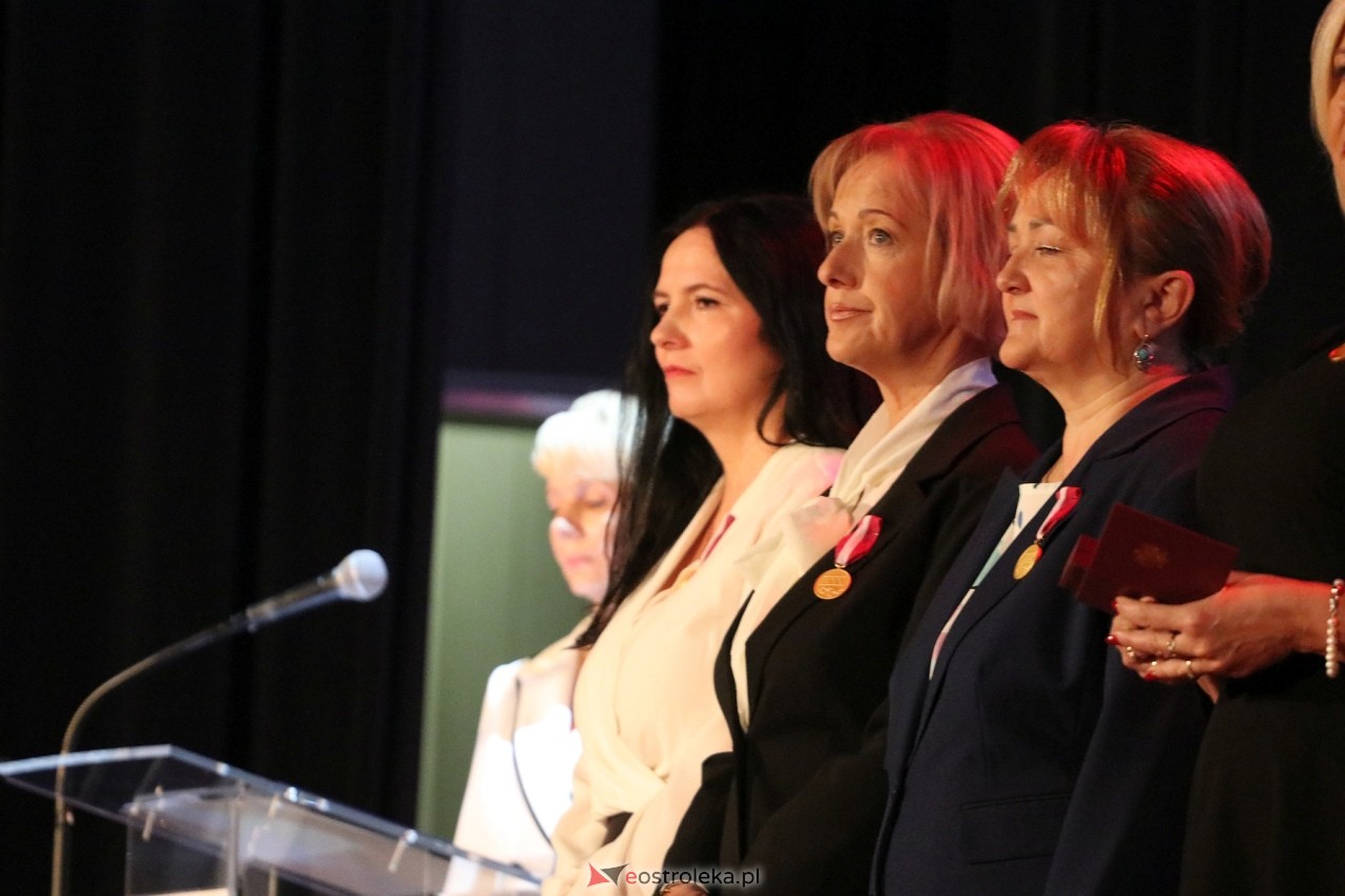 Gala wręczenia nagród - Dzień Nauczyciela 2024 [24.10.2024] - zdjęcie #12 - eOstroleka.pl