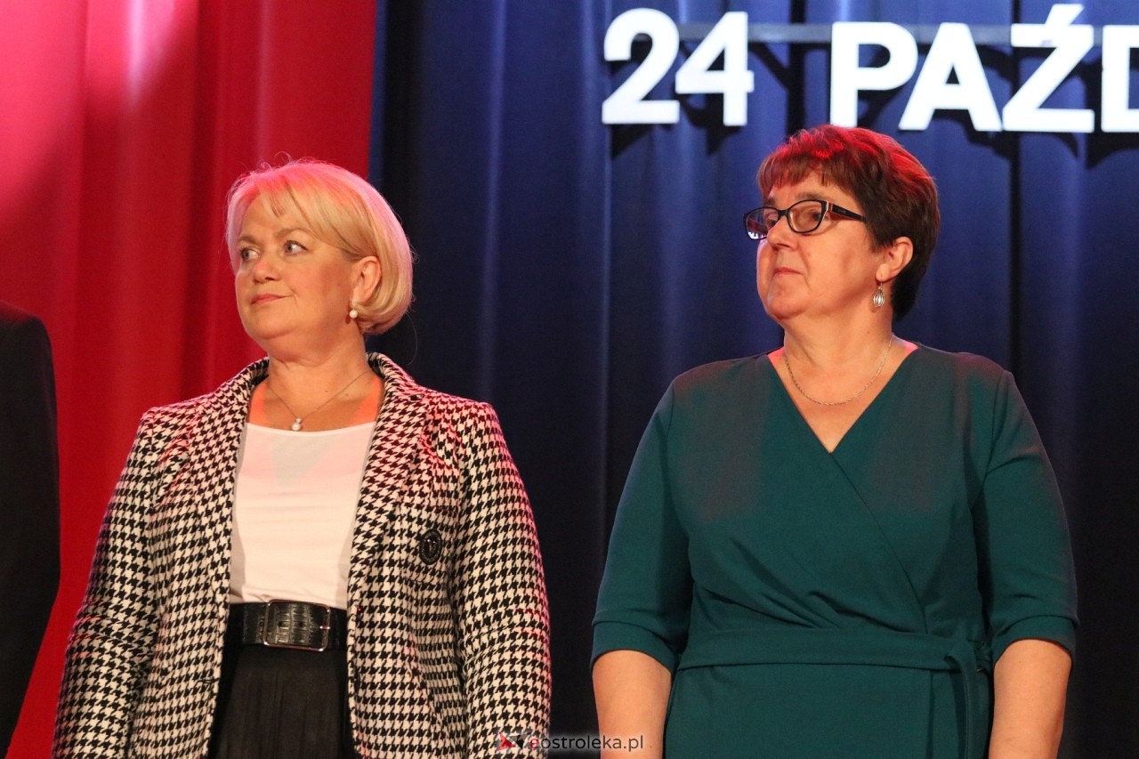 Gala wręczenia nagród - Dzień Nauczyciela 2024 [24.10.2024] - zdjęcie #3 - eOstroleka.pl