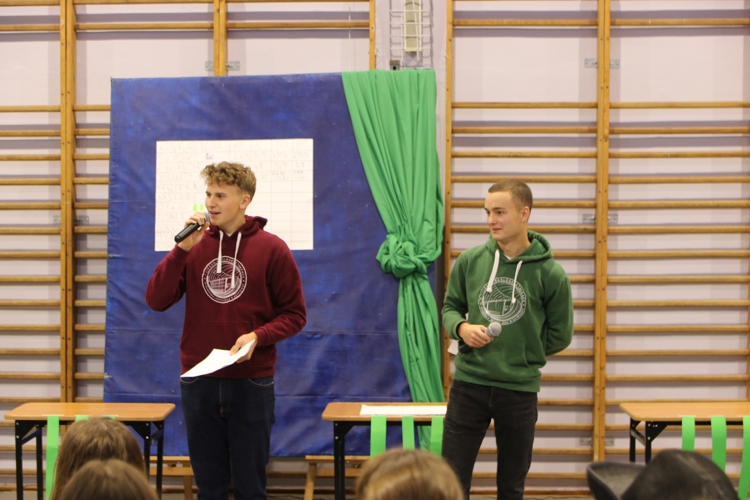 Otrzęsiny klas pierwszych w 1lo [25.10.2024] - zdjęcie #55 - eOstroleka.pl