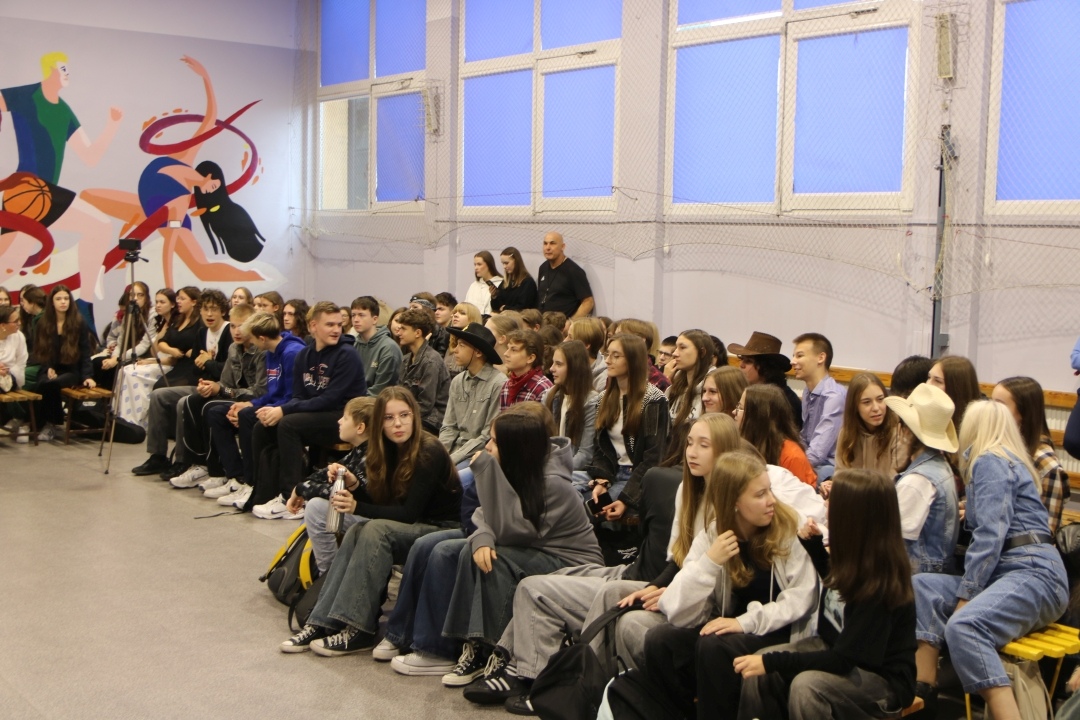 Otrzęsiny klas pierwszych w 1lo [25.10.2024] - zdjęcie #48 - eOstroleka.pl