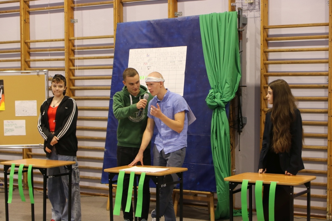 Otrzęsiny klas pierwszych w 1lo [25.10.2024] - zdjęcie #46 - eOstroleka.pl