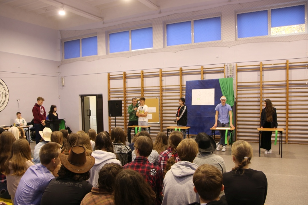 Otrzęsiny klas pierwszych w 1lo [25.10.2024] - zdjęcie #42 - eOstroleka.pl