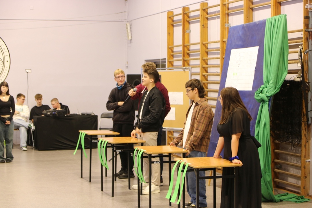 Otrzęsiny klas pierwszych w 1lo [25.10.2024] - zdjęcie #31 - eOstroleka.pl