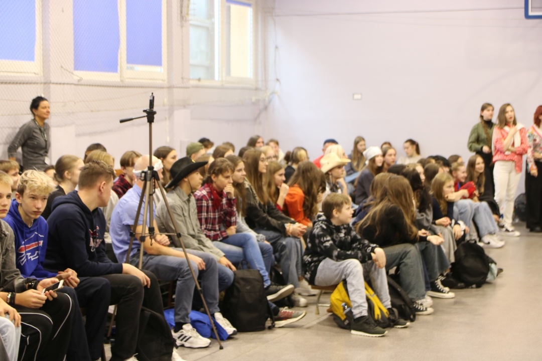 Otrzęsiny klas pierwszych w 1lo [25.10.2024] - zdjęcie #30 - eOstroleka.pl