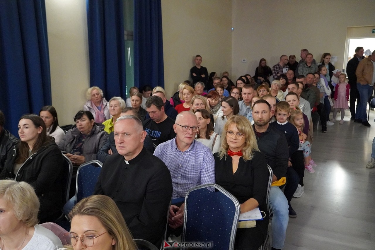 Koncert Charytatywny w Goworowie W dobrych ludziach wiele serc bije [25.10.2024] - zdjęcie #56 - eOstroleka.pl