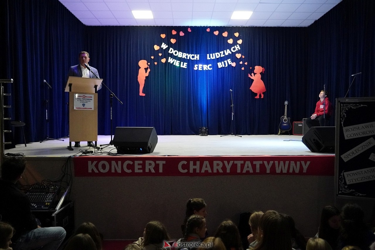 Koncert Charytatywny w Goworowie W dobrych ludziach wiele serc bije [25.10.2024] - zdjęcie #52 - eOstroleka.pl