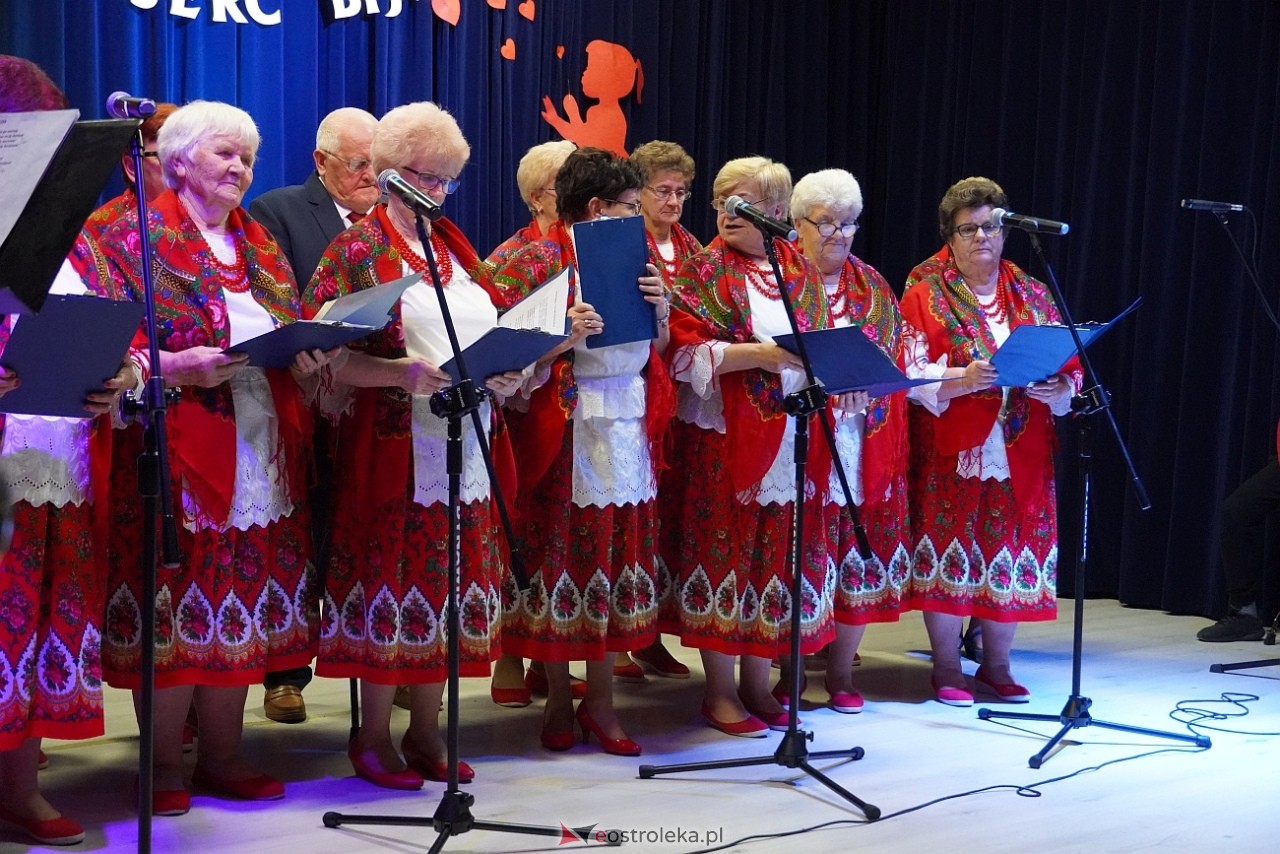 Koncert Charytatywny w Goworowie W dobrych ludziach wiele serc bije [25.10.2024] - zdjęcie #38 - eOstroleka.pl