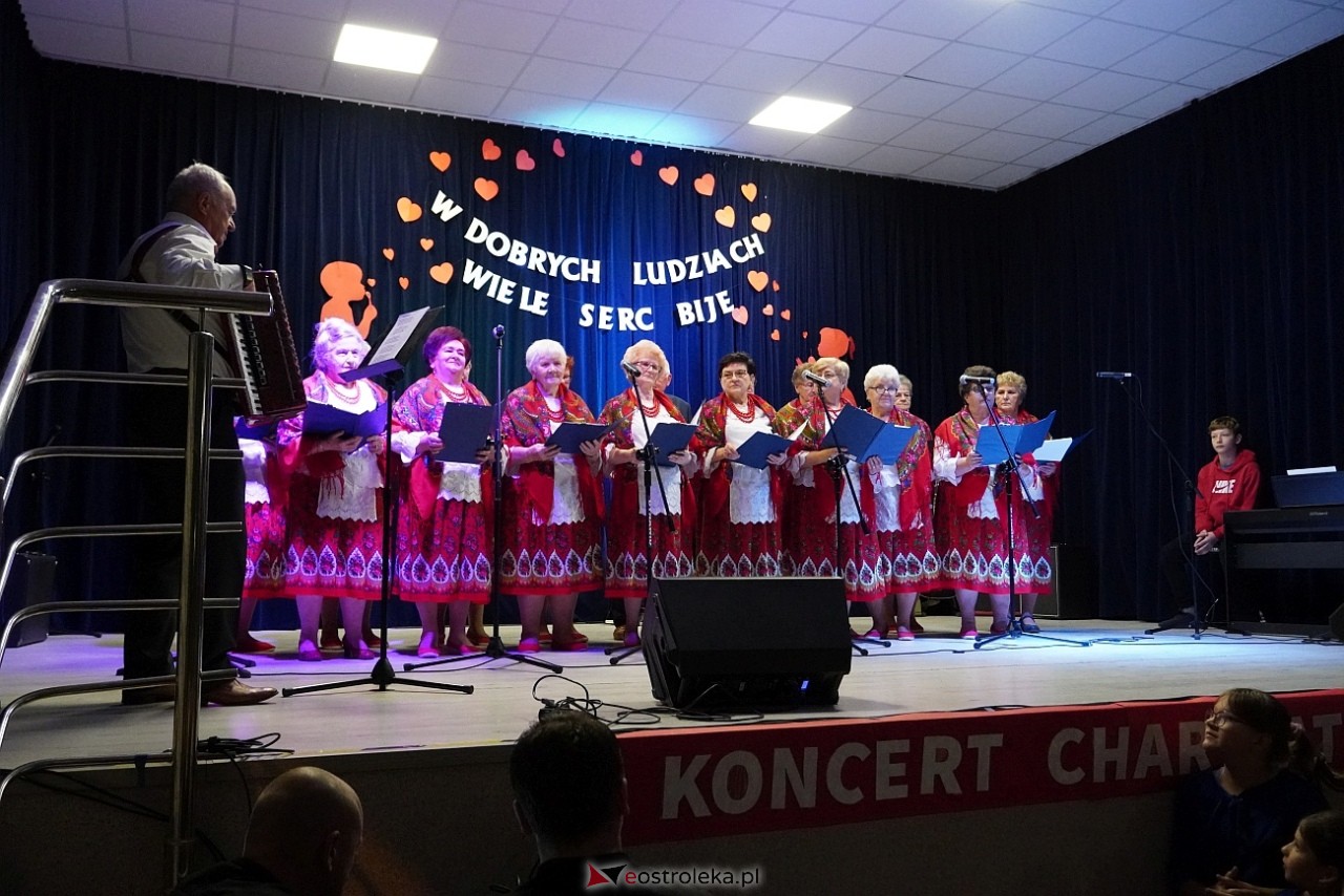 Koncert Charytatywny w Goworowie W dobrych ludziach wiele serc bije [25.10.2024] - zdjęcie #37 - eOstroleka.pl