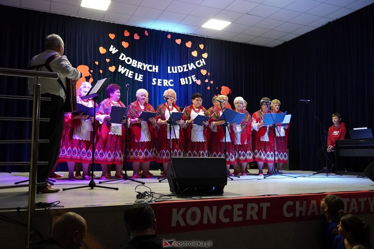 Koncert Charytatywny w Goworowie W dobrych ludziach wiele serc bije [25.10.2024] - zdjęcie #34 - eOstroleka.pl