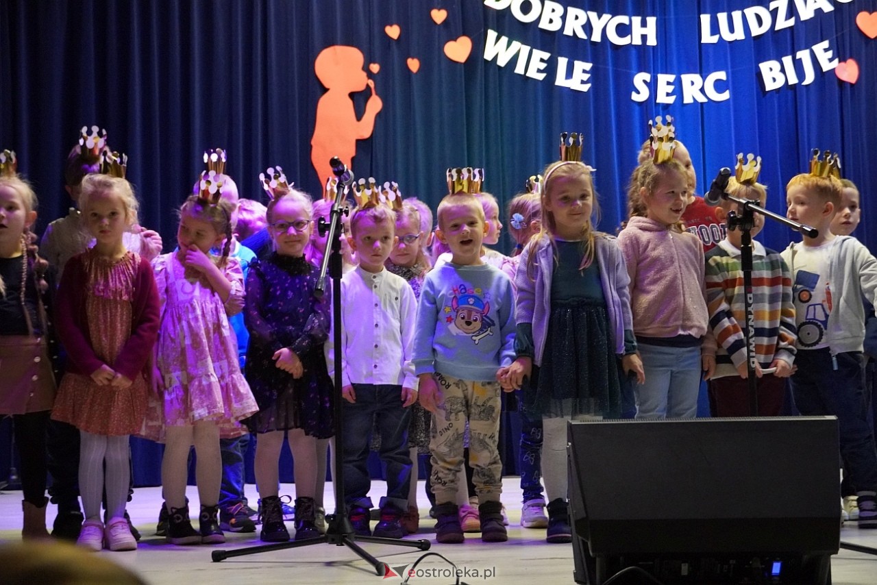 Koncert Charytatywny w Goworowie W dobrych ludziach wiele serc bije [25.10.2024] - zdjęcie #16 - eOstroleka.pl