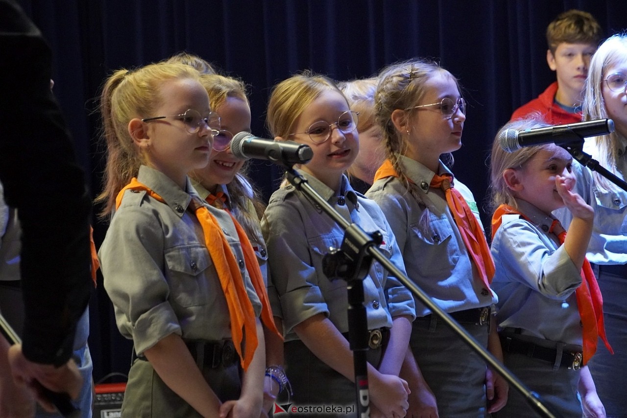 Koncert Charytatywny w Goworowie W dobrych ludziach wiele serc bije [25.10.2024] - zdjęcie #12 - eOstroleka.pl