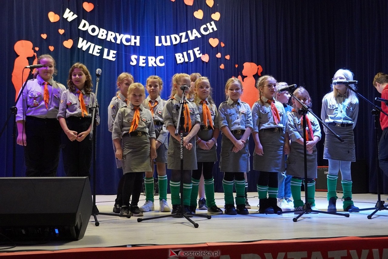 Koncert Charytatywny w Goworowie W dobrych ludziach wiele serc bije [25.10.2024] - zdjęcie #6 - eOstroleka.pl