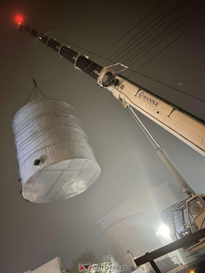 Nocna sensacja w Ostrołęce – gigantyczny transport na ulicach miasta [26.10.2024] - zdjęcie #16 - eOstroleka.pl