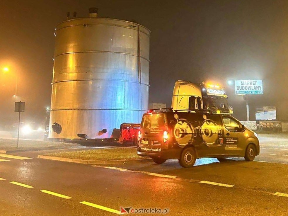 Nocna sensacja w Ostrołęce – gigantyczny transport na ulicach miasta [26.10.2024] - zdjęcie #12 - eOstroleka.pl