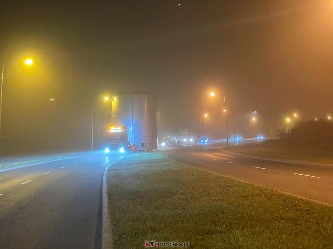 Nocna sensacja w Ostrołęce – gigantyczny transport na ulicach miasta [26.10.2024] - zdjęcie #5 - eOstroleka.pl