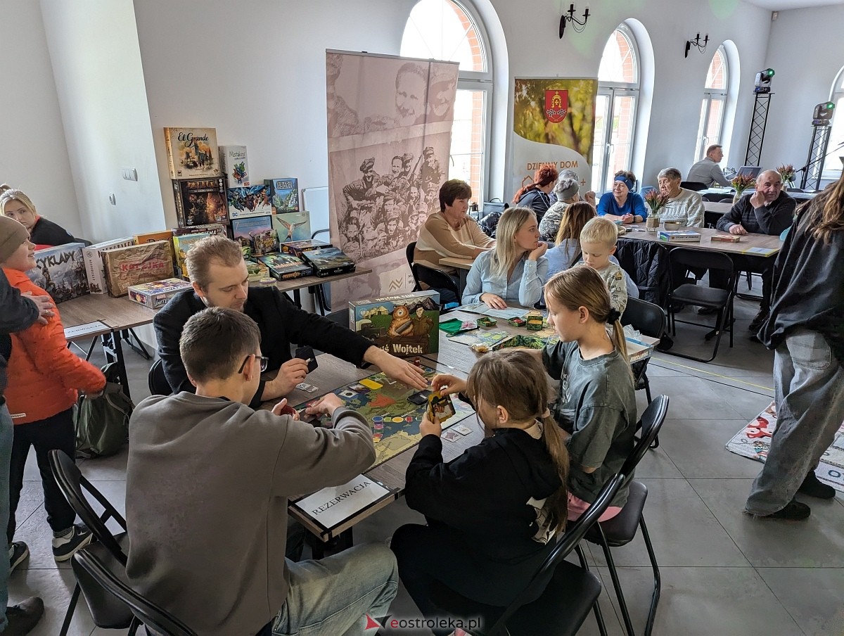 Festiwal Gier Międzypokoleniowych w Czerwinie [26.10.2024] - zdjęcie #54 - eOstroleka.pl