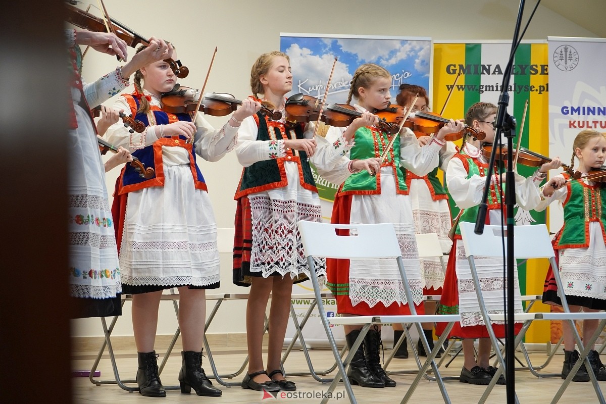 Rodzinna Rzeczpospolita Kurpiowska - koncert finałowy w Łysych [27.10.2024] - zdjęcie #66 - eOstroleka.pl
