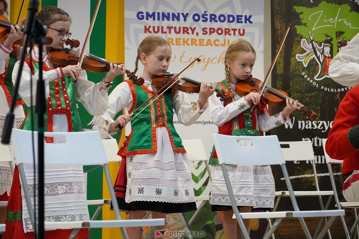 Rodzinna Rzeczpospolita Kurpiowska - koncert finałowy w Łysych [27.10.2024] - zdjęcie #64 - eOstroleka.pl