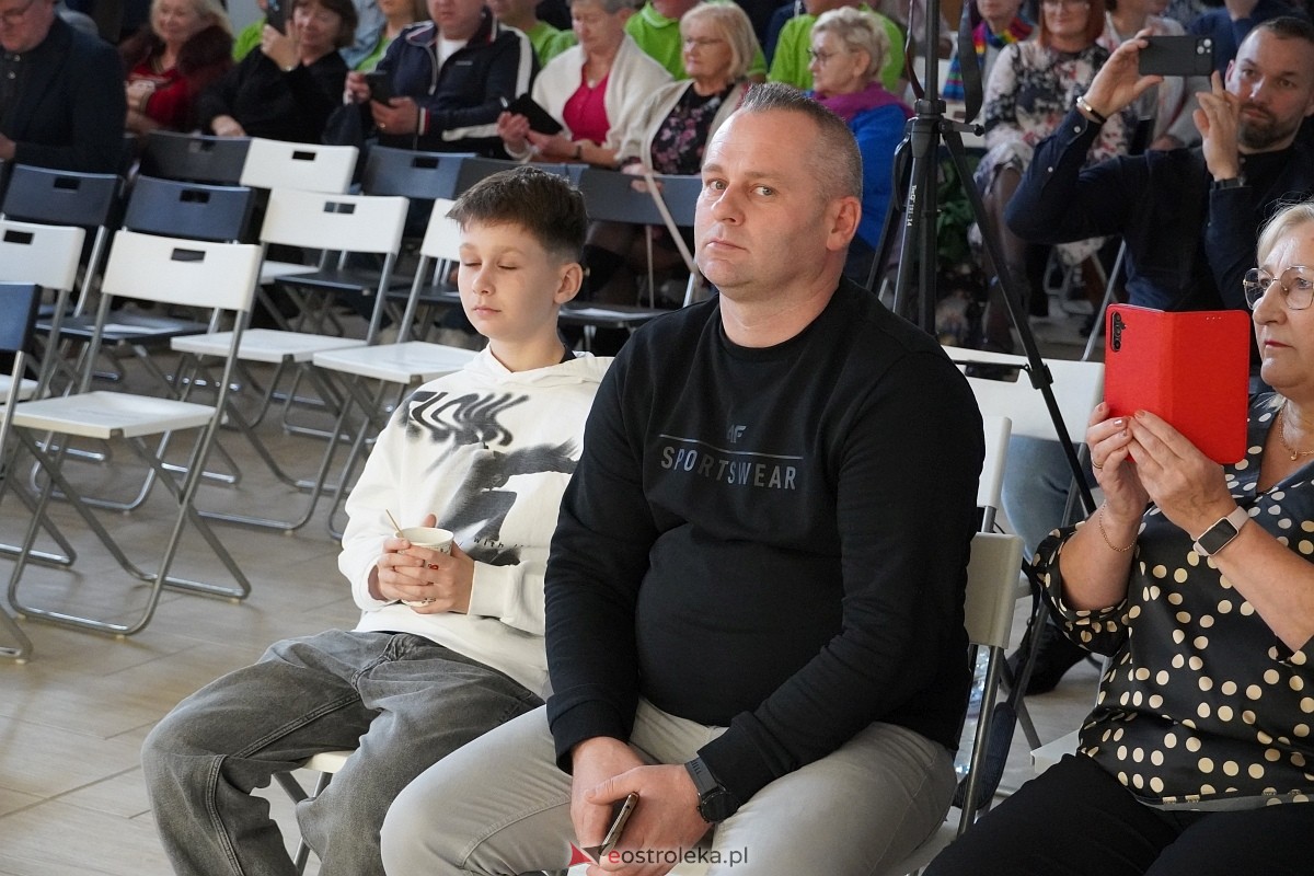 Rodzinna Rzeczpospolita Kurpiowska - koncert finałowy w Łysych [27.10.2024] - zdjęcie #59 - eOstroleka.pl