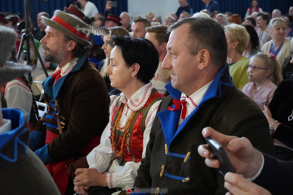 Rodzinna Rzeczpospolita Kurpiowska - koncert finałowy w Łysych [27.10.2024] - zdjęcie #53 - eOstroleka.pl