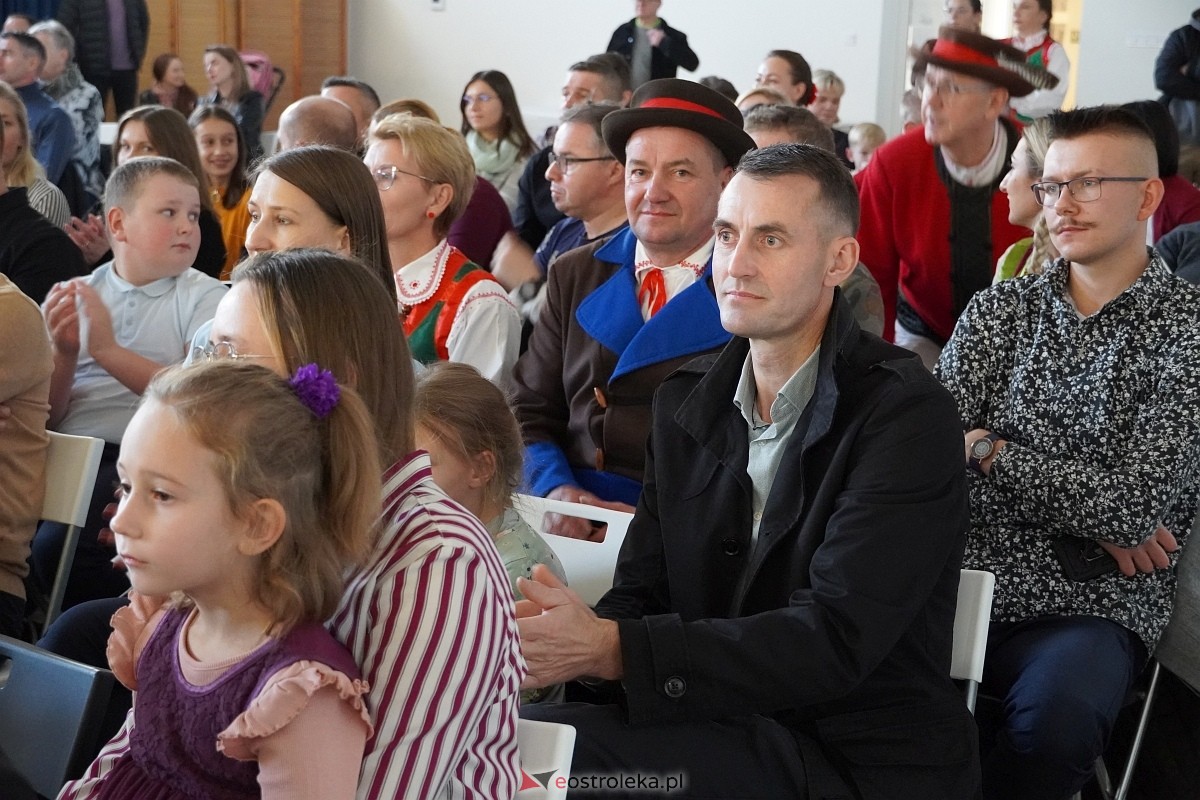 Rodzinna Rzeczpospolita Kurpiowska - koncert finałowy w Łysych [27.10.2024] - zdjęcie #48 - eOstroleka.pl