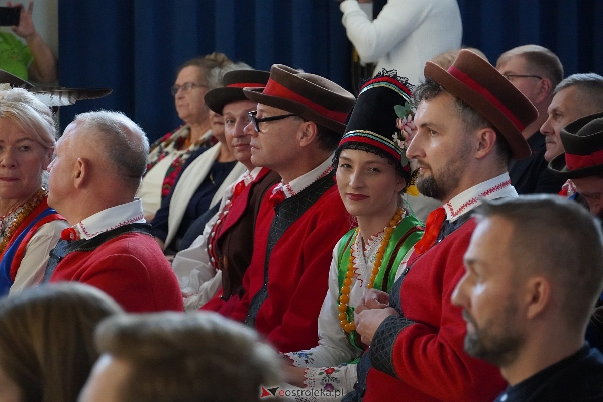 Rodzinna Rzeczpospolita Kurpiowska - koncert finałowy w Łysych [27.10.2024] - zdjęcie #46 - eOstroleka.pl