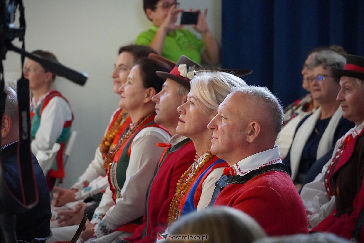 Rodzinna Rzeczpospolita Kurpiowska - koncert finałowy w Łysych [27.10.2024] - zdjęcie #45 - eOstroleka.pl