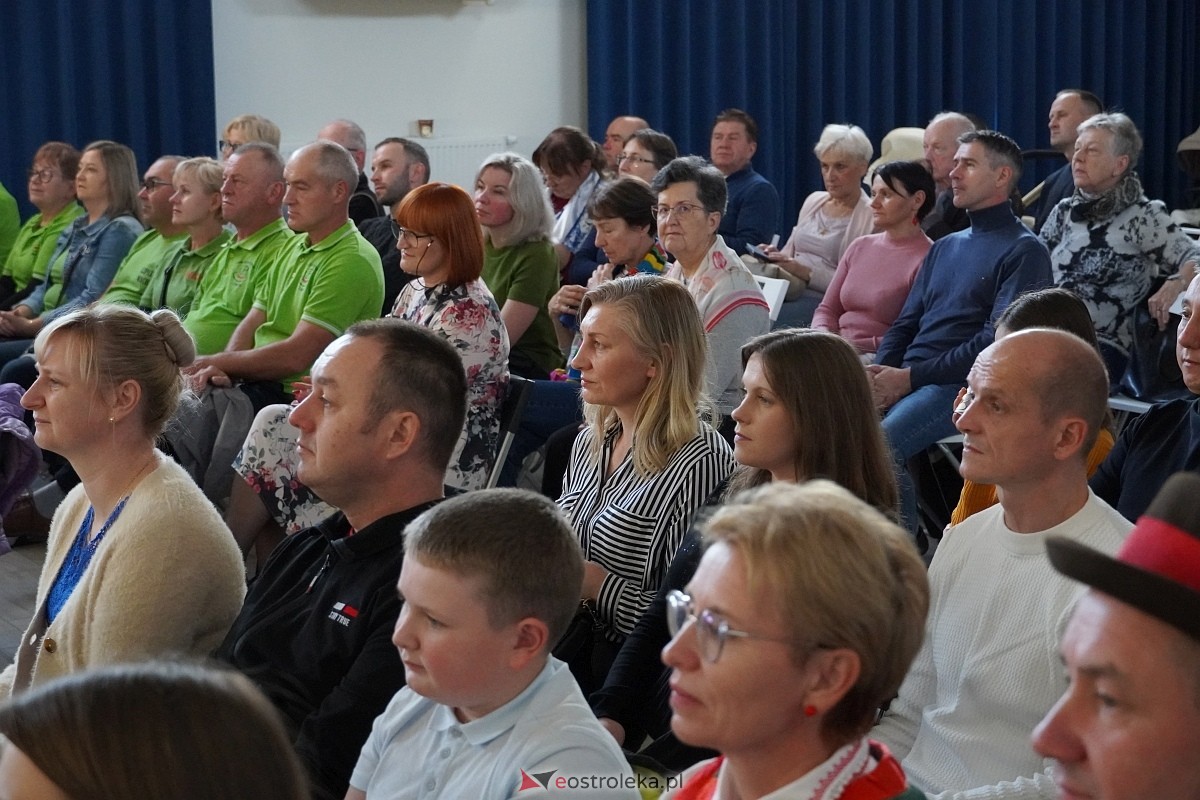 Rodzinna Rzeczpospolita Kurpiowska - koncert finałowy w Łysych [27.10.2024] - zdjęcie #42 - eOstroleka.pl