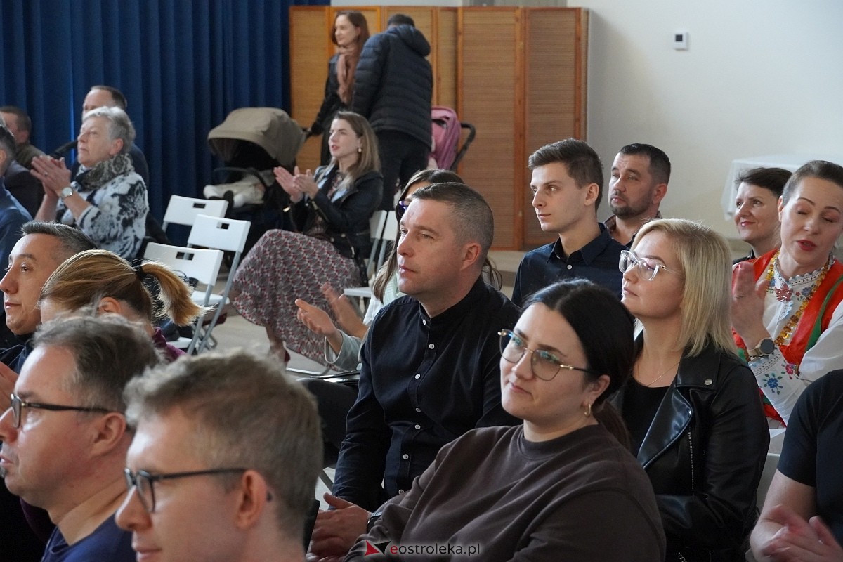 Rodzinna Rzeczpospolita Kurpiowska - koncert finałowy w Łysych [27.10.2024] - zdjęcie #36 - eOstroleka.pl