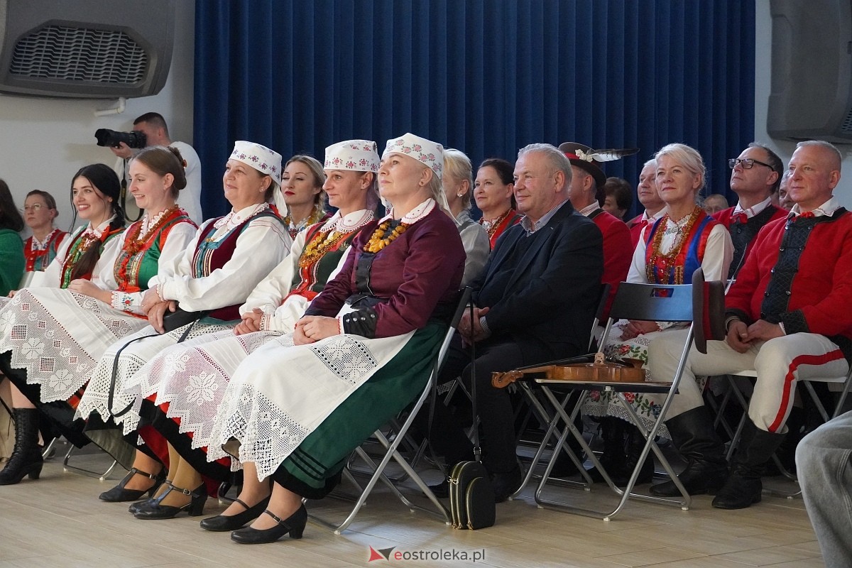 Rodzinna Rzeczpospolita Kurpiowska - koncert finałowy w Łysych [27.10.2024] - zdjęcie #35 - eOstroleka.pl