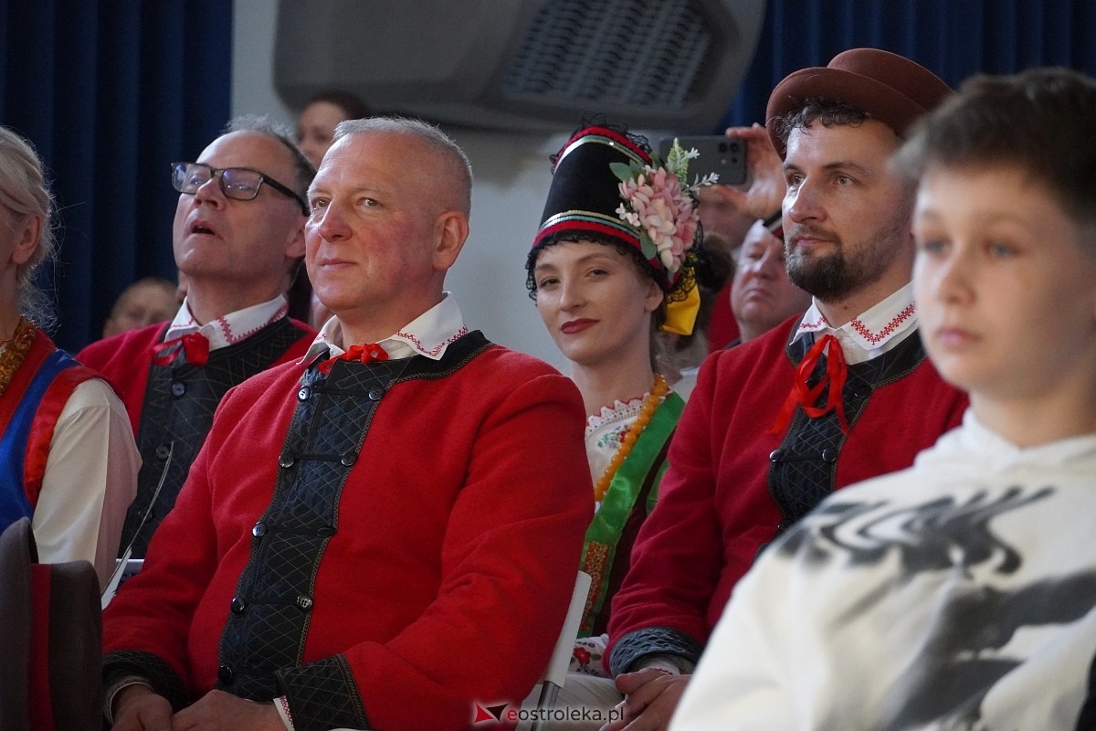 Rodzinna Rzeczpospolita Kurpiowska - koncert finałowy w Łysych [27.10.2024] - zdjęcie #34 - eOstroleka.pl